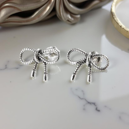 925 Sterling Silver Retro Bowknot Stud Earrings